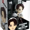 Designer Vinyl>Attack on Titan - Cleaning Levi 4.5” Vinyl Figure