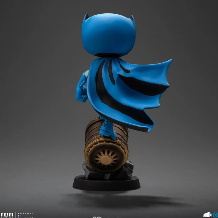 Designer Vinyl>Batman - on Bat-Signal (Blue Variant) MiniCo 7" Vinyl Figure