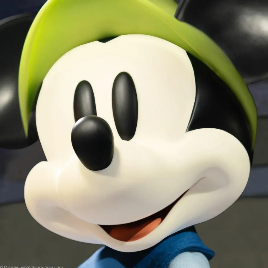 Designer Vinyl>Mickey Mouse Brave Little Tailor (1938) - Supersize 16” Vinyl Figure