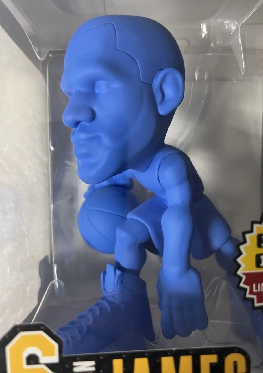 Designer Vinyl>NBA Basketball - LeBron James Los Angeles Lakers (Chase Variant) smAll-Stars Minis 6" Vinyl Figure