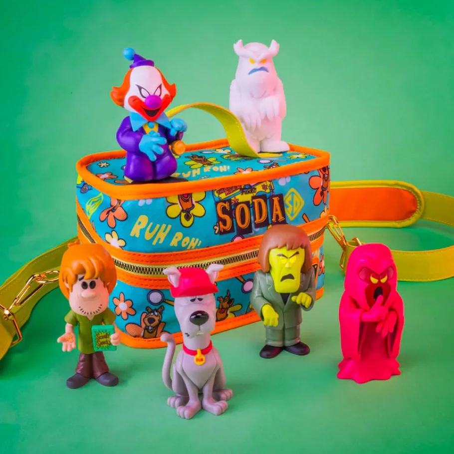 Designer Vinyl>Scooby Doo Scooby-Doo - Scooby-Doo, Shaggy, The Creeper, Phantom Shadow, Ghost Clown & Snow Ghost Vinyl SODA Figure in Collector Can 6-Pack with Cooler Bag & Phantom Shadow Glow Pop! (Funko / Popcultcha Exclusive)