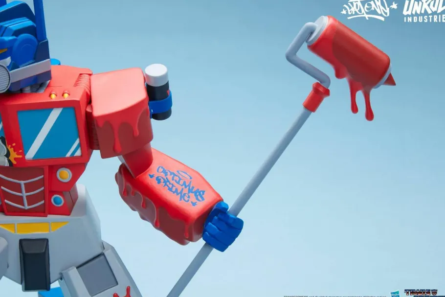 Designer Vinyl>Transformers - Optimus Prime 9” Vinyl Figure by Sket One