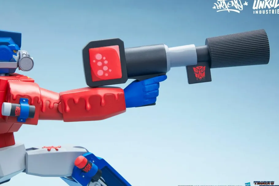 Designer Vinyl>Transformers - Optimus Prime 9” Vinyl Figure by Sket One