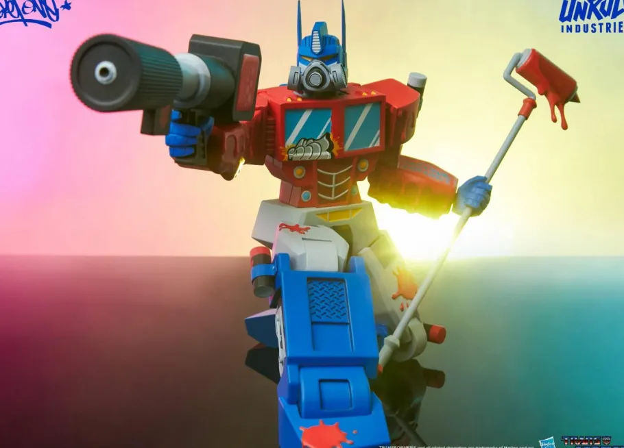 Designer Vinyl>Transformers - Optimus Prime 9” Vinyl Figure by Sket One