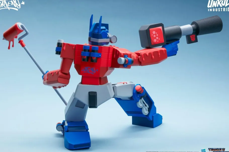 Designer Vinyl>Transformers - Optimus Prime 9” Vinyl Figure by Sket One