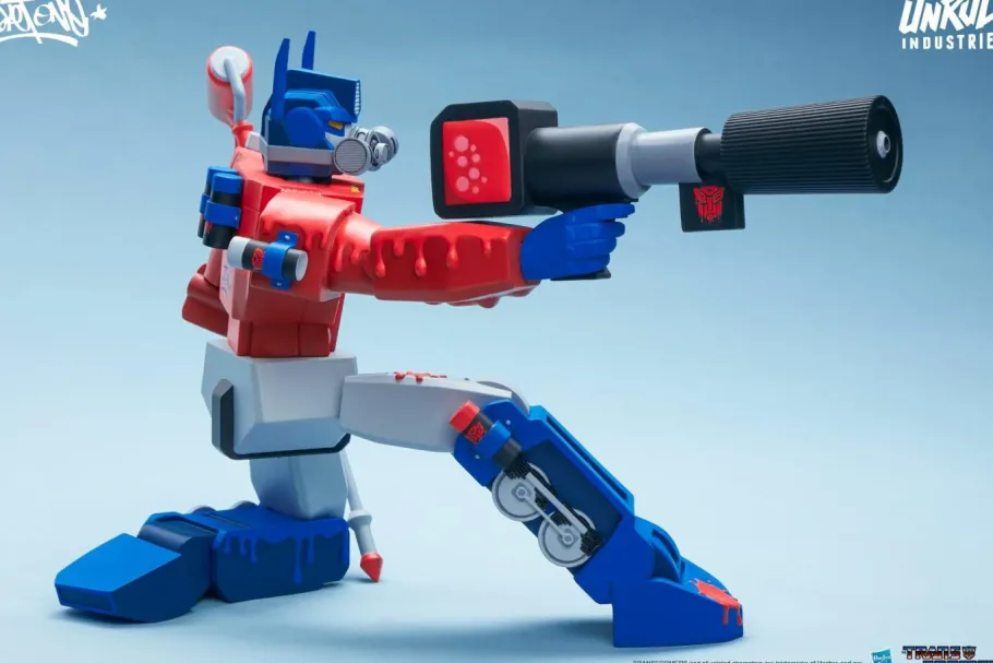 Designer Vinyl>Transformers - Optimus Prime 9” Vinyl Figure by Sket One