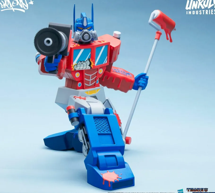 Designer Vinyl>Transformers - Optimus Prime 9” Vinyl Figure by Sket One