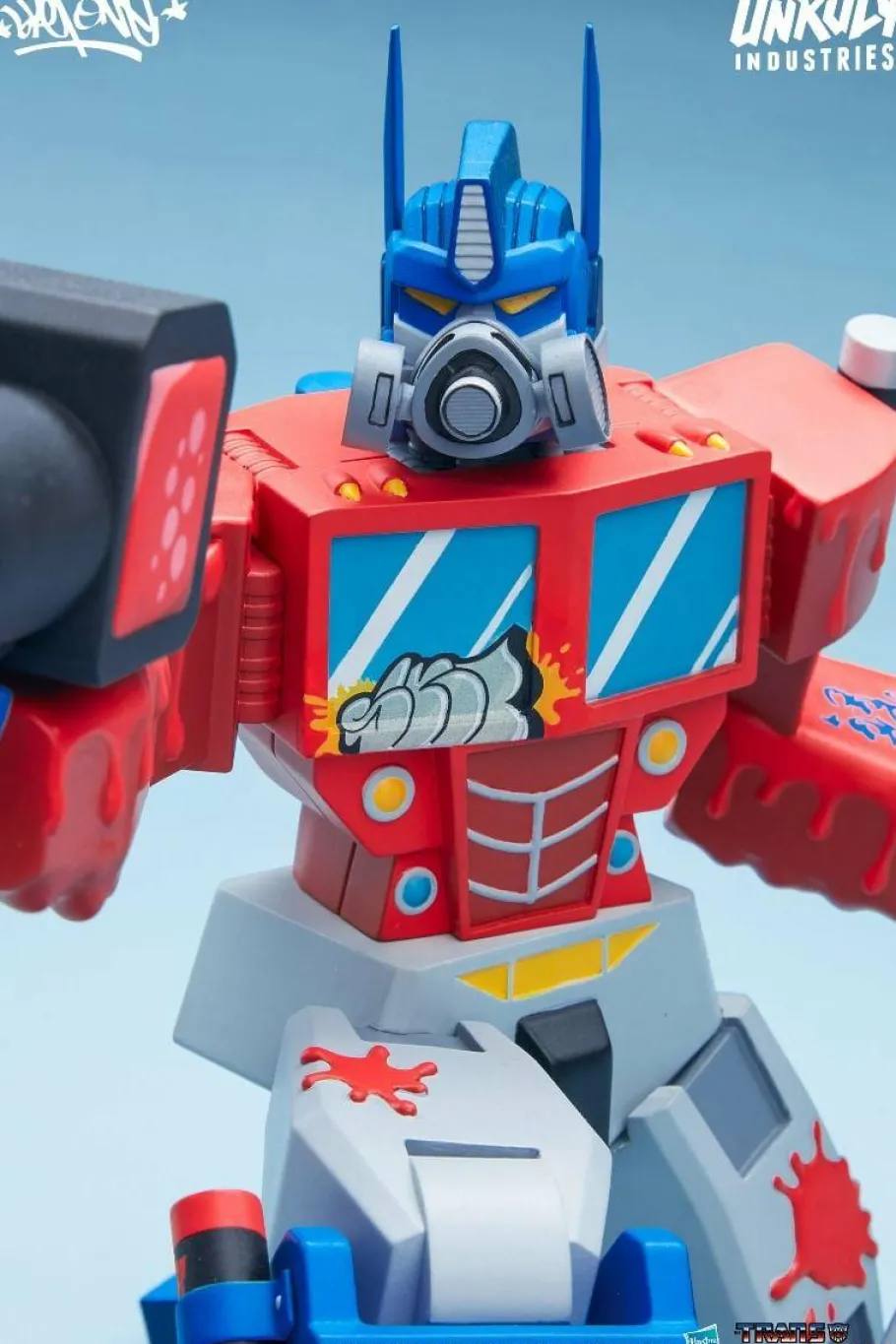 Designer Vinyl>Transformers - Optimus Prime 9” Vinyl Figure by Sket One