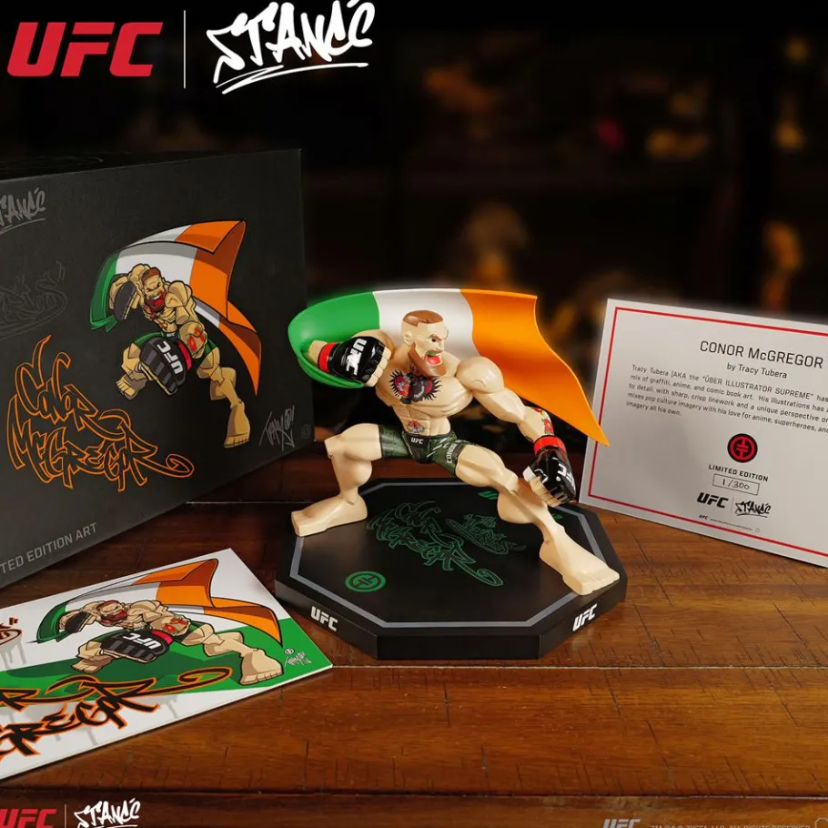 Designer Vinyl>UFC - Conor McGregor with Victory Flag Limited Edition 7" Vinyl Figure by Tracy Tubera