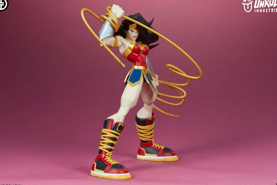 Designer Vinyl>Wonder Woman - 8” Vinyl Figure by Tracy Tubera