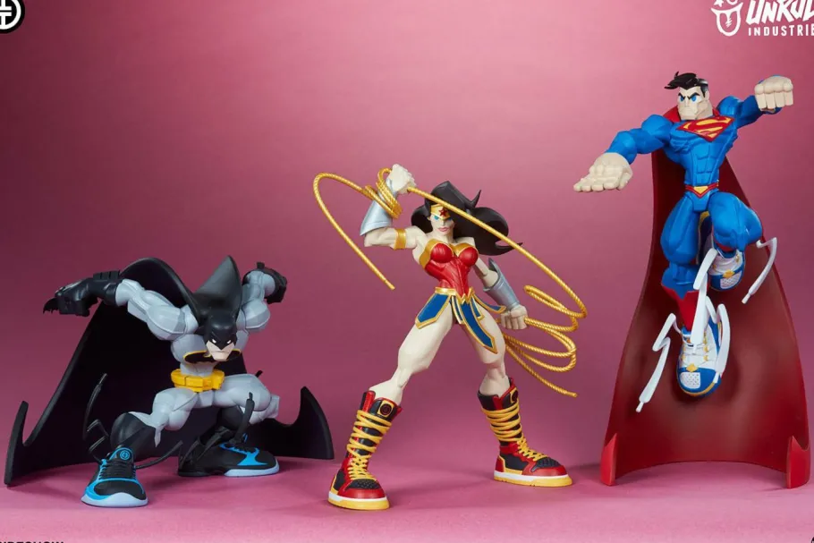 Designer Vinyl>Wonder Woman - 8” Vinyl Figure by Tracy Tubera