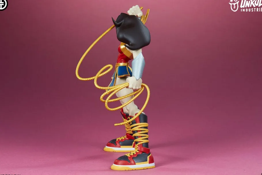 Designer Vinyl>Wonder Woman - 8” Vinyl Figure by Tracy Tubera